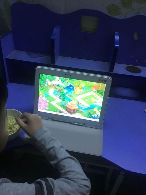 電子產(chǎn)品進課堂 賦能教學(xué)多樣性，而非加重家庭負擔